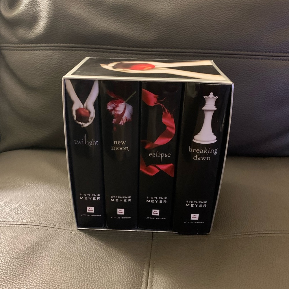 Twilight Saga | Collection Box Set with Bookmark | Stephenie Meyer